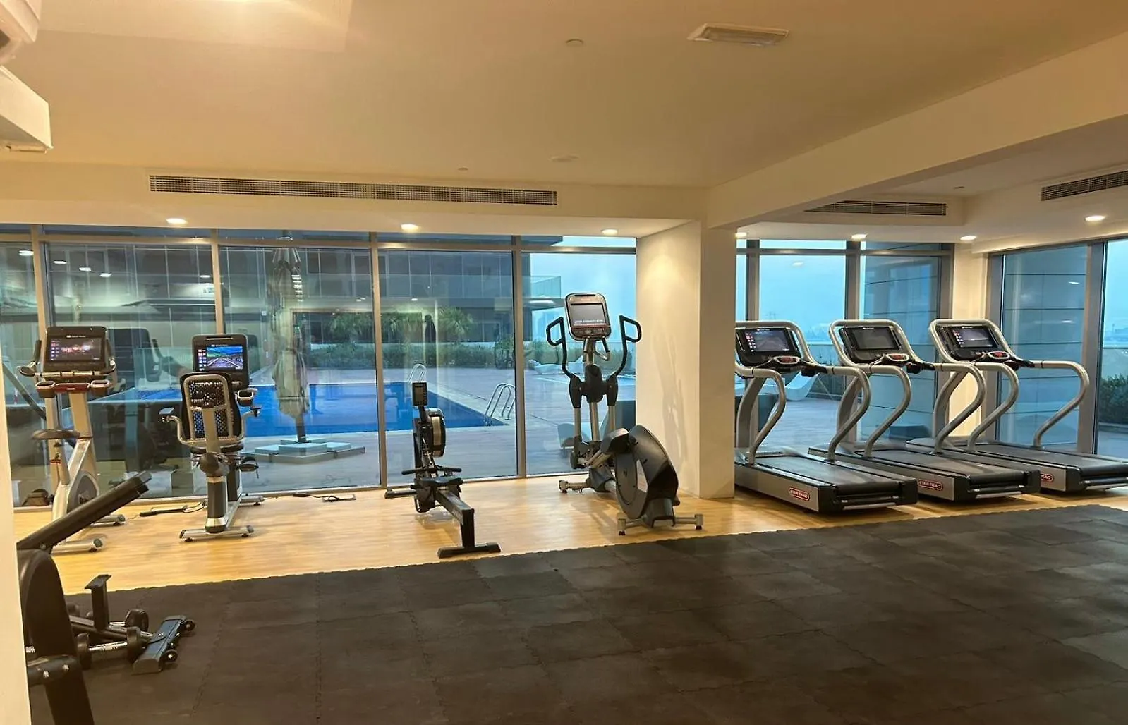 Appartamento Fully Furnished Studio With Balcony, Shared Infinity Pool, Gym And Private Parking Emirati Arabi Uniti